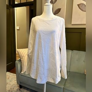 LOFT LARGE WHITE FLOWER TEXTURES LONG SLEEVE T TOP